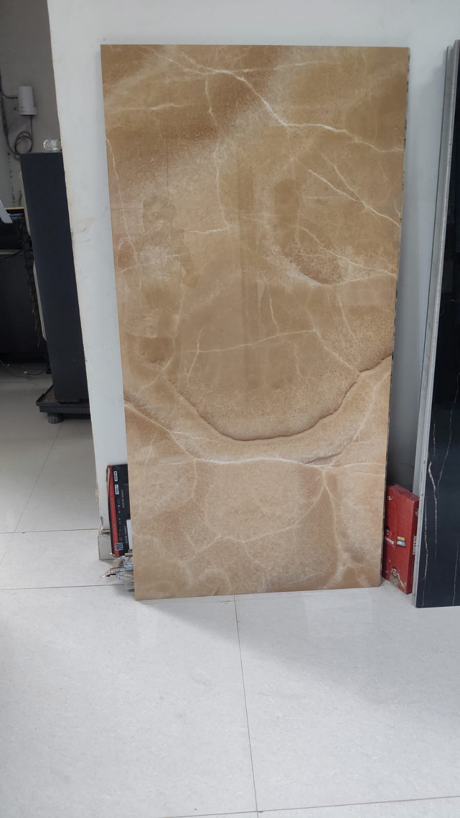 ANGOLA APRICOT TILE